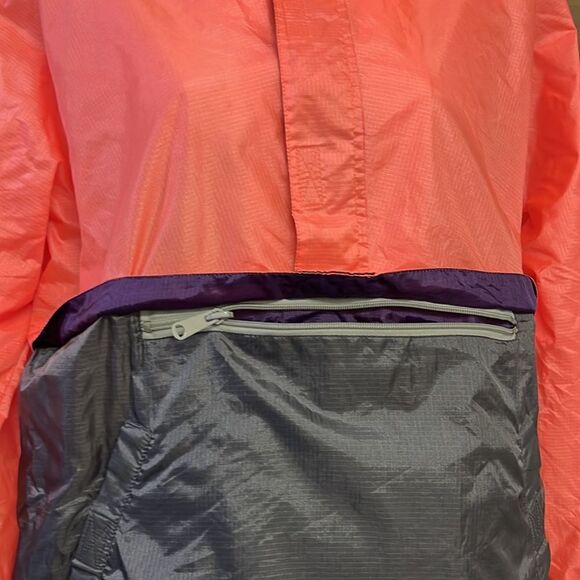 L.L. Bean Salmon/Grey HalfZip Pullover Long Sleeve Adjustable Windbreaker-Medium - Picture 4 of 16